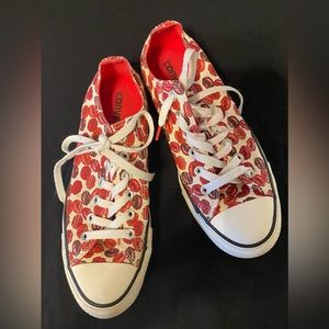 Converse Lips Low Tops Size 8